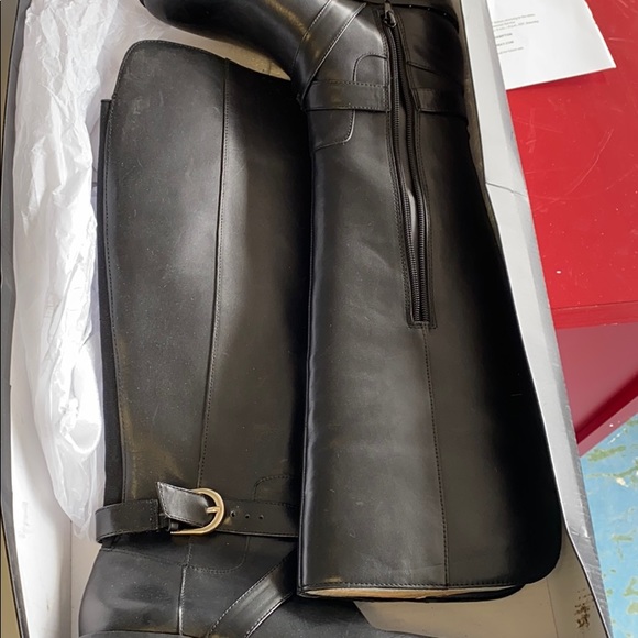 Boots - Picture 4 of 4